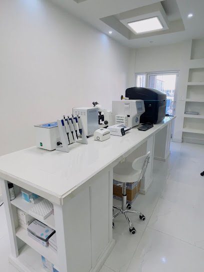 Dirección, horario, teléfono y opiniones de Clínica Hiperbárica Nogales. Dr Miguel Ángel Padilla. Dra Stephanie Bustamante Loureiro. en Nogales